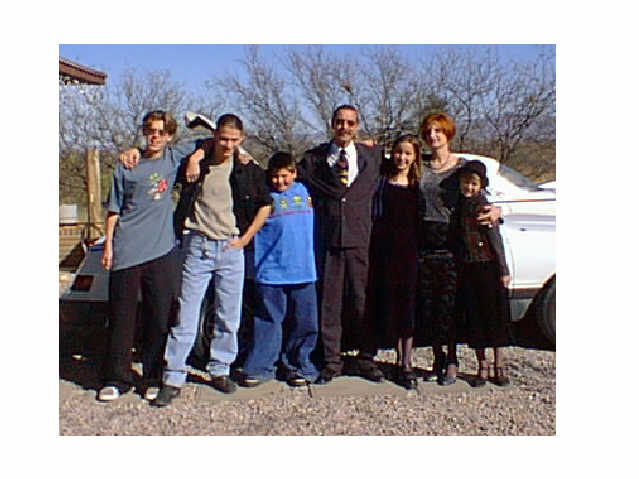 family xmas 98.jpg (40298 bytes)